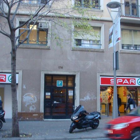 Hostal Muntaner Barcelona Zewnętrze zdjęcie