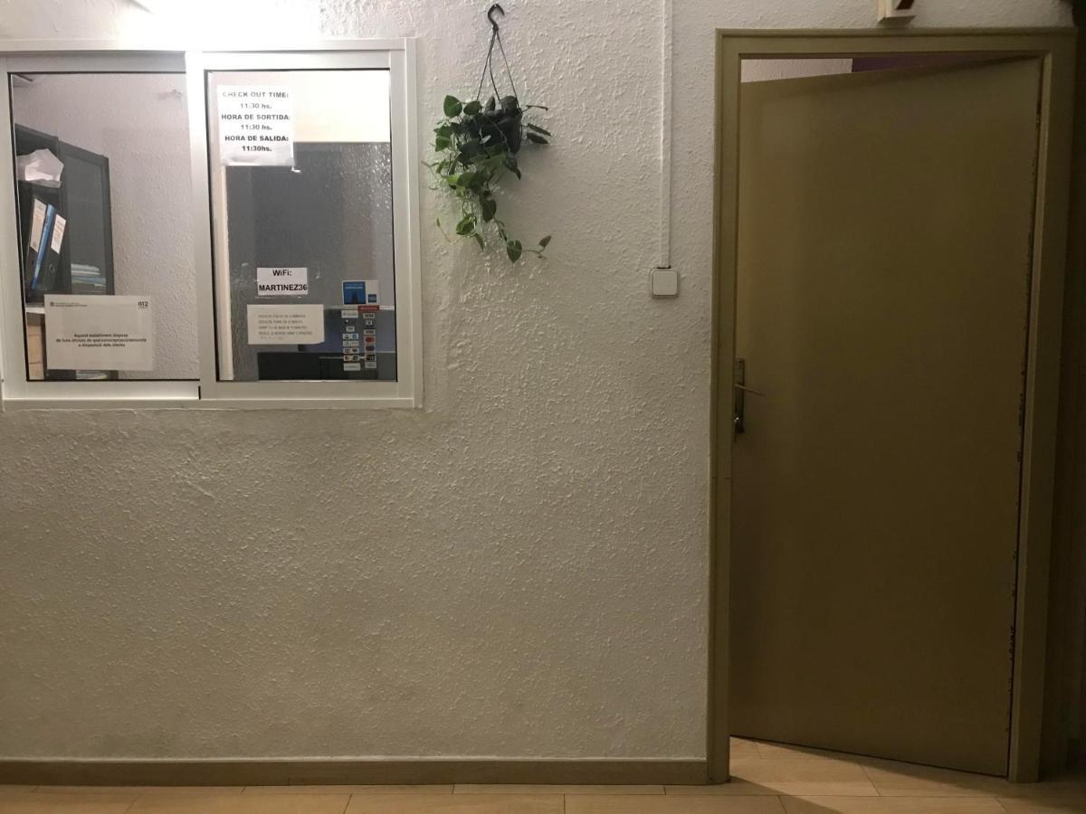 Hostal Muntaner Barcelona Zewnętrze zdjęcie