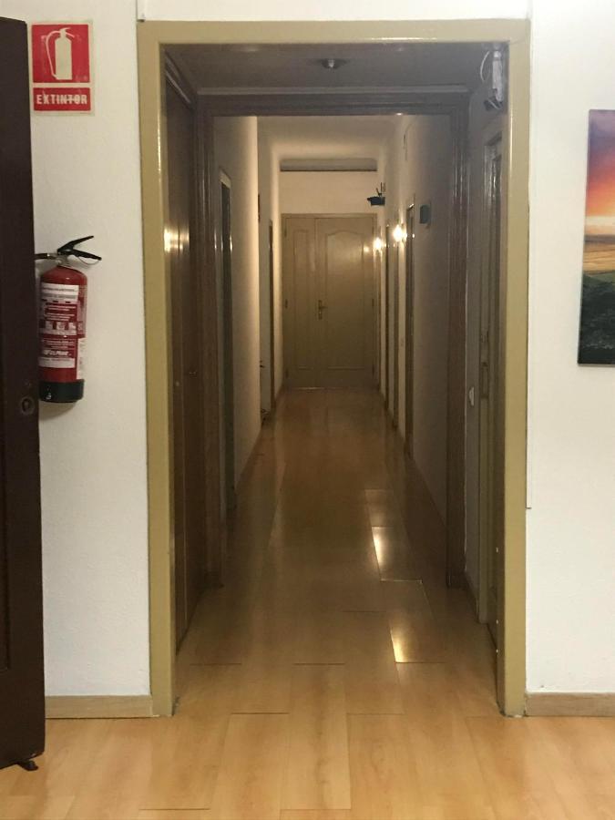 Hostal Muntaner Barcelona Zewnętrze zdjęcie