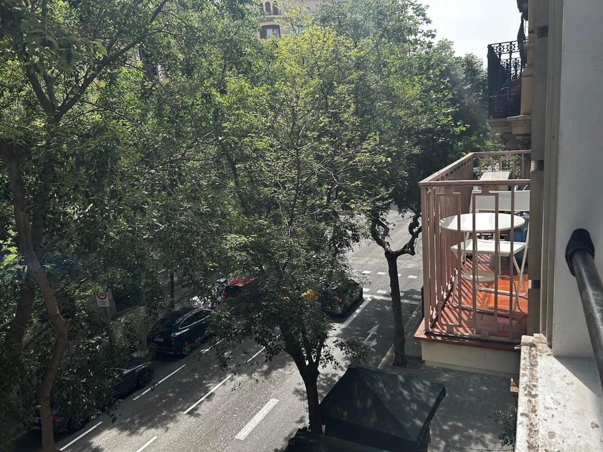 Hostal Muntaner Barcelona Zewnętrze zdjęcie
